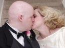 Bride_Groom_kiss * 1600 x 1200 * (1.46MB)