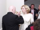 Bridge_Groom_Drink * 1600 x 1200 * (1.33MB)