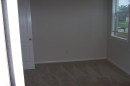 house042 * 900 x 600 * (112KB)